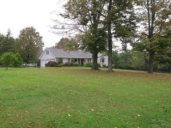 2nd image of 487 Ruskey Ln
