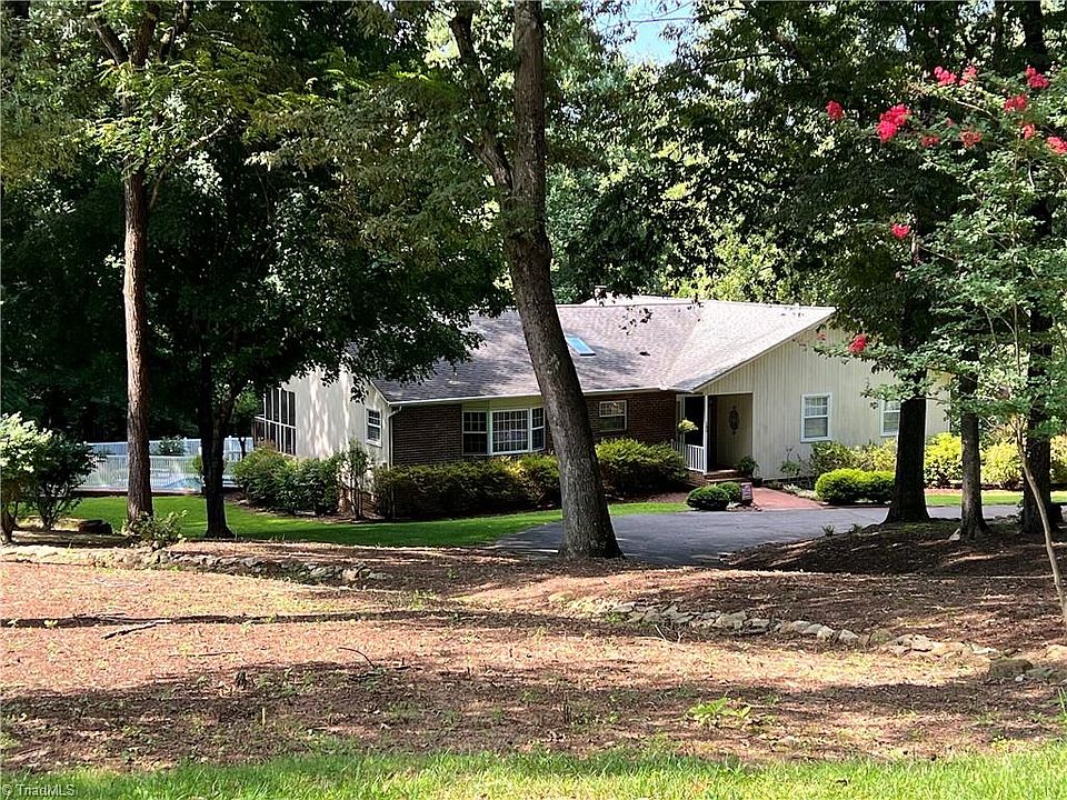 1st image of 185 Walnut Pl
