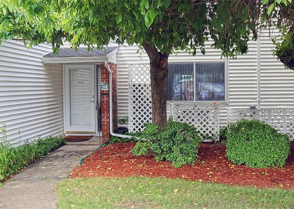 1st image of 914 Stratford Ln
