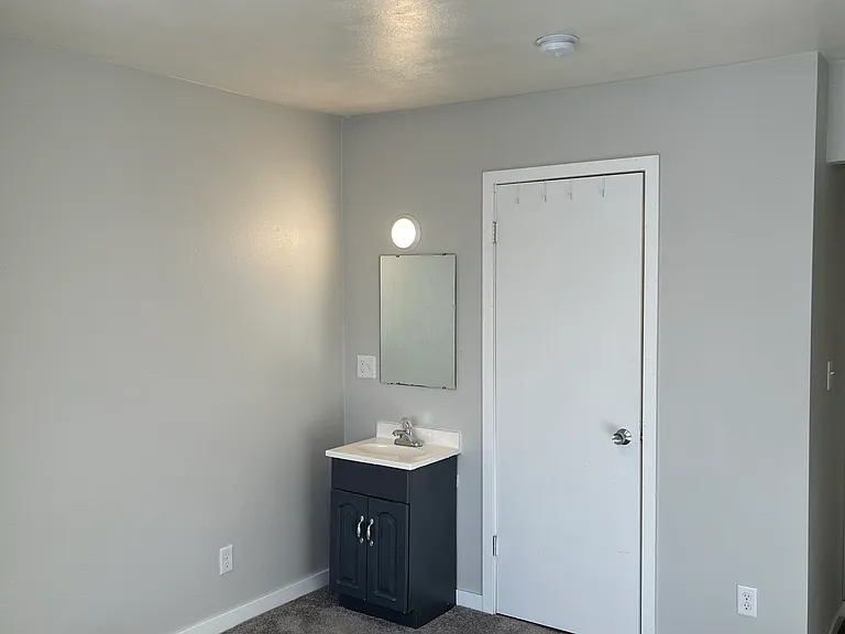 318 Ridgeland Ave #11 — Photo 12
