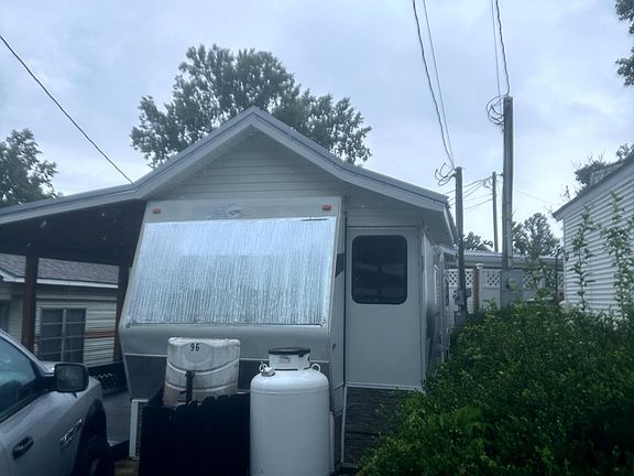 4th image of 5355 E Pkwy #96