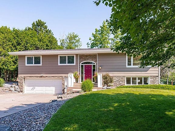 2nd image of 115 Aspen Ln