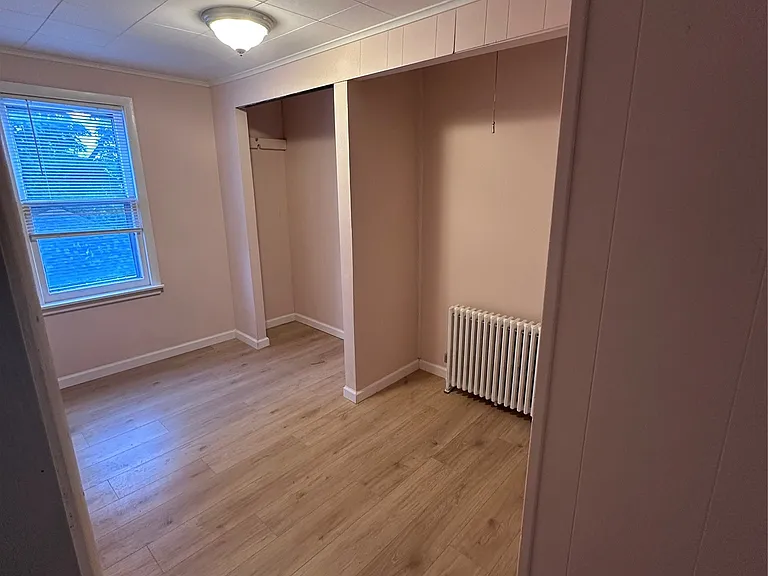 302 Squires Ave — Photo 10