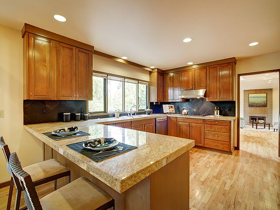 5th image of 8708 NE 20th St
