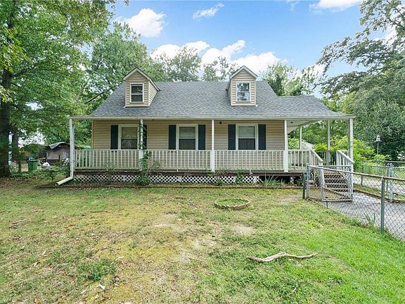 2nd image of 2923 Brentwood Cir