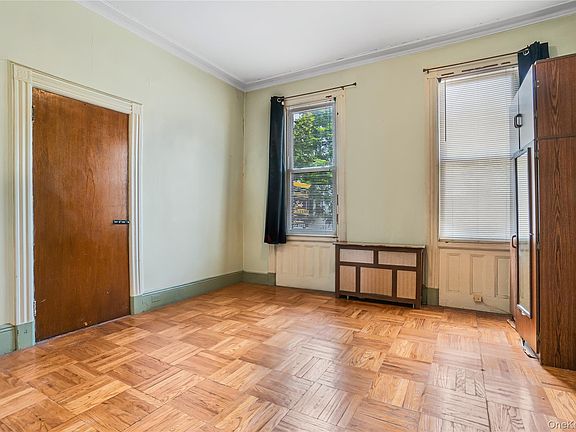 4th image of 1880 Bleecker Street