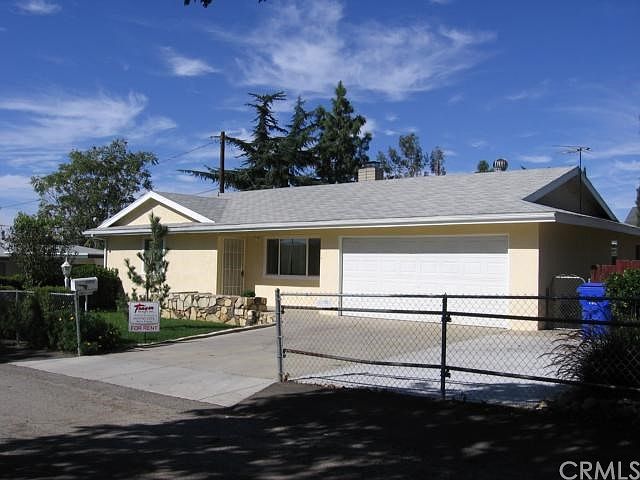 1st image of 34858 Iris Ln