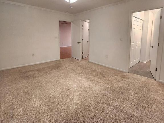 5th image of 9 Garden Villa Dr