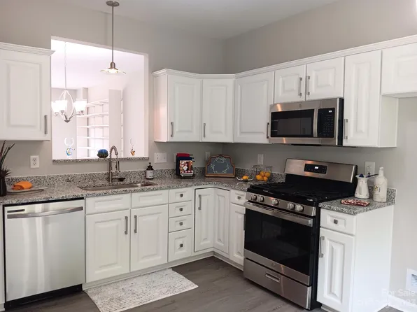 12917 Bullock Greenway Blvd, Charlotte, NC 28277