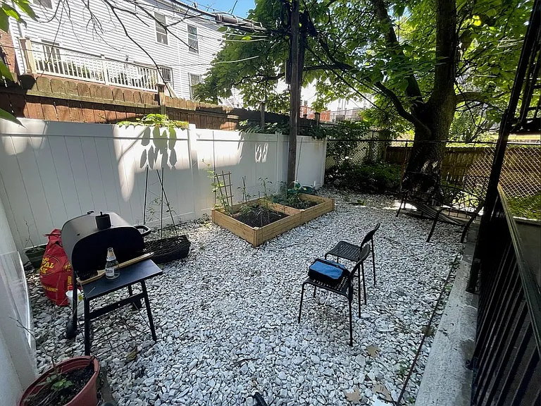 133A Quincy St #B — Photo 4