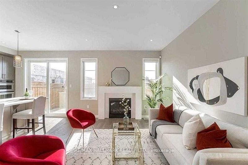 Oakville Townhouse for rent - 4 Bedrooms — photo 2