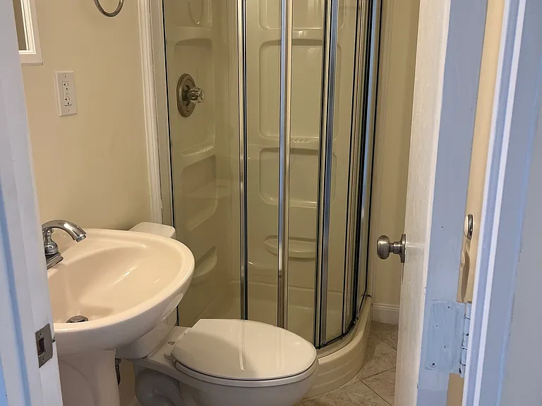 896 Quinnipiac Ave #3 — Photo 12