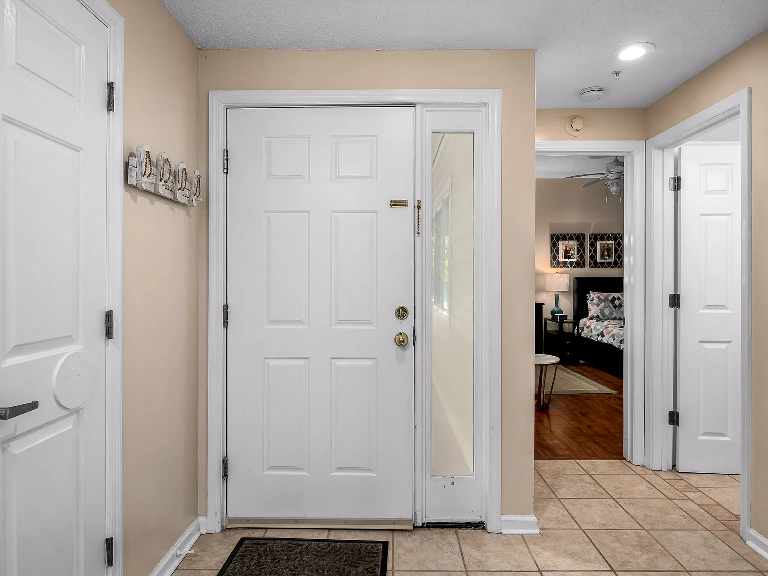 2 bed, 1250 sqft, $1,800 — Photo 3