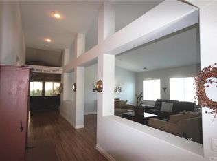10276 Whitecrown Cir, Corona, CA 92883