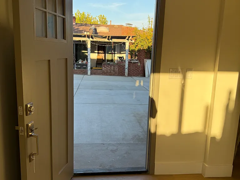 825 Bilton Way #B — Photo 4