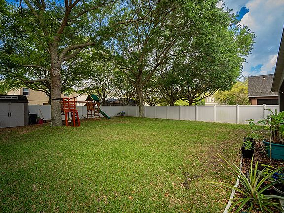 4th image of 9038 Oak Moss Dr