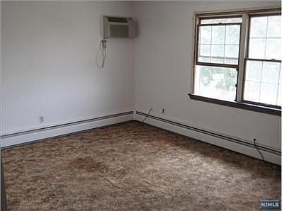 3rd image of 16 Allan Dr