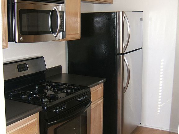 4th image of 328 S Cloverdale Ave APT 401