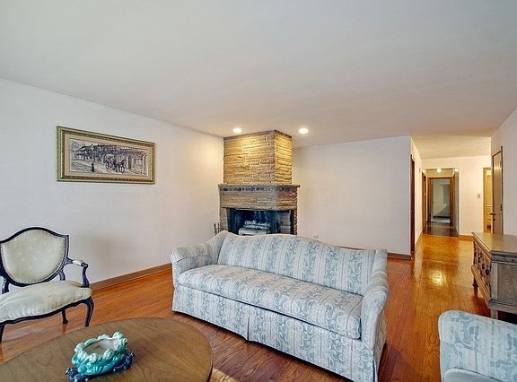 3rd image of 6355 N Nokomis Ave