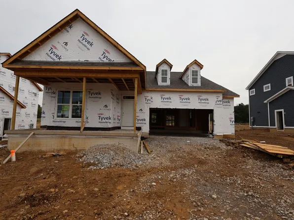 540 Creekside Loop S, Pataskala, OH 43062