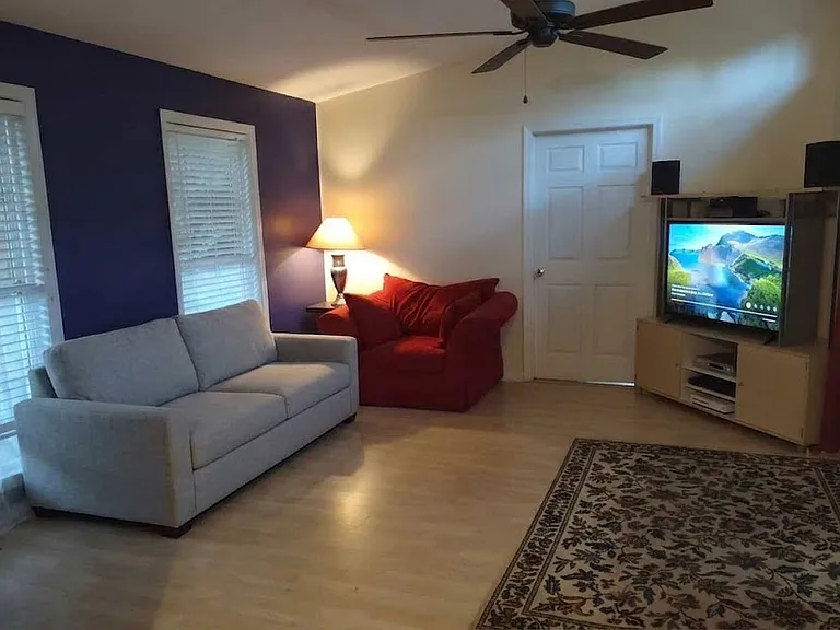1378 Noel Dr — Photo 1