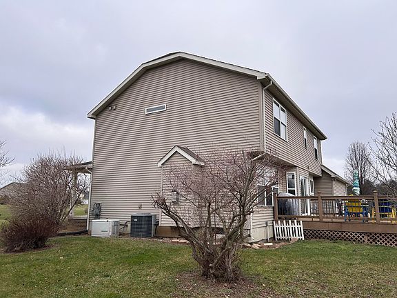 3rd image of 3025 Fieldstone Dr