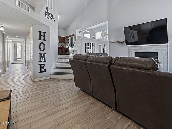 4th image of 466 Southshore Pl