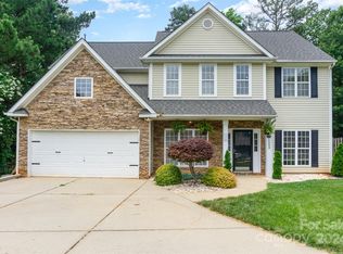 1203 Oakdale Commons Ct, Charlotte, NC 28216