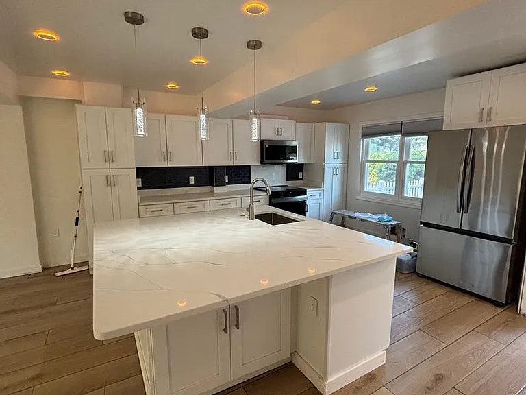 2 Alice Ct — Photo 1