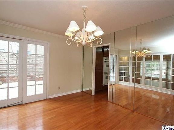 5th image of 21200 Nashville St