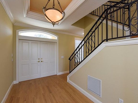 3rd image of 505 Velasquez Dr