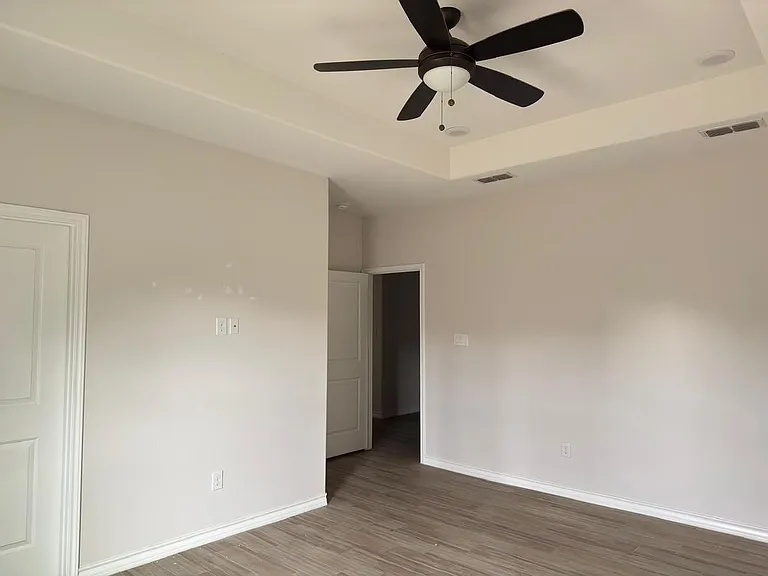 6002 Amir Dr — Photo 9