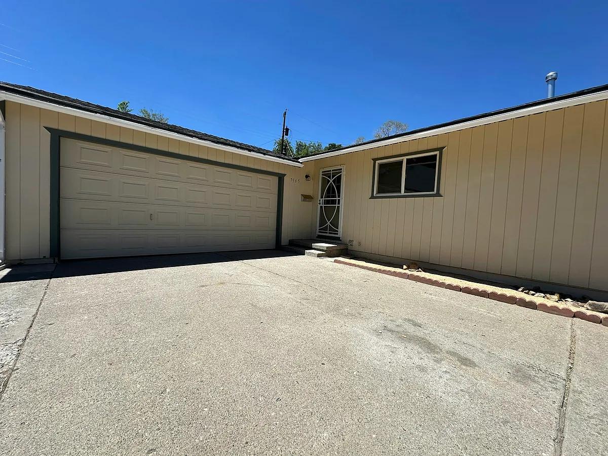 Exterior-2 Car Garage/Front Door - 7565 Yorkshire Dr
