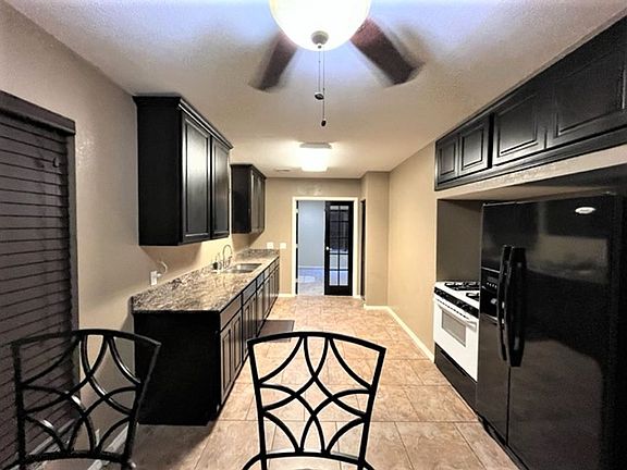 5th image of 833 SW 26th St #26-829