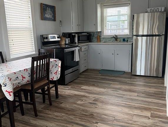 3rd image of 655 Succotash Rd