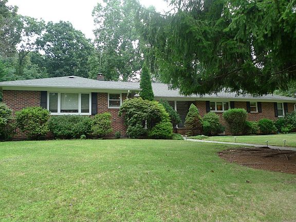 For Sale: 2 Deer Path, Green Brook, NJ 08812
