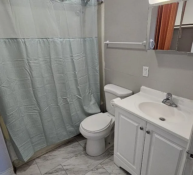 1675 Avenue B — Photo 5