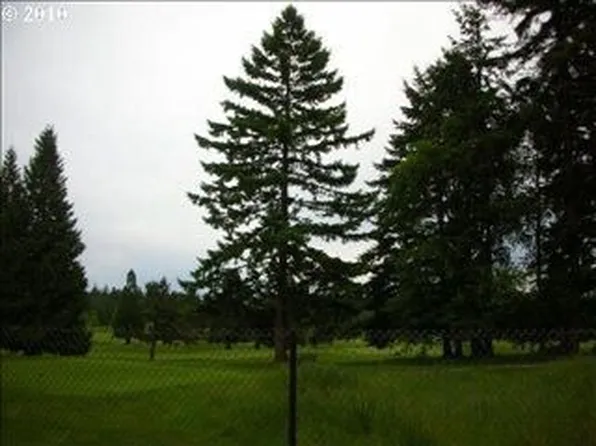 8944 SW Fairview Pl, Tigard, OR 97223