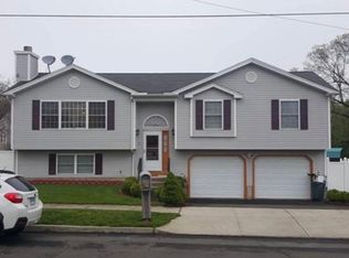 17 Hoffman St, West Haven, CT 06516