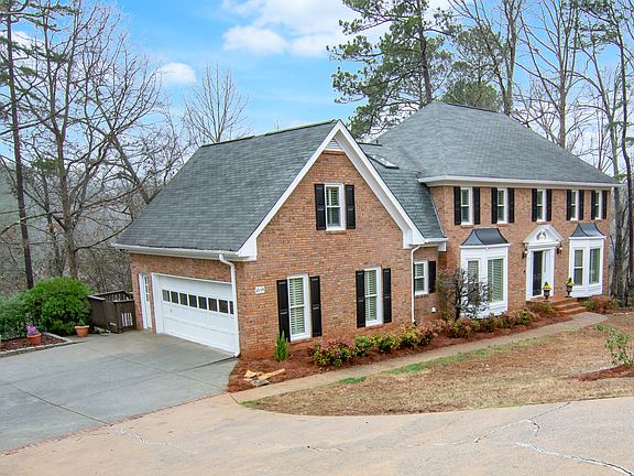 2nd image of 205 Berry Glen Ct