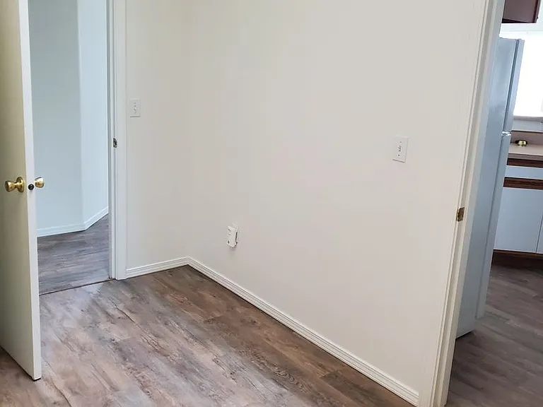 562 NE Negus Loop — Photo 8