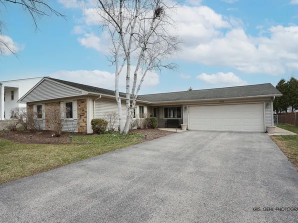 1806 Portsmouth Ln, Schaumburg, IL 60194