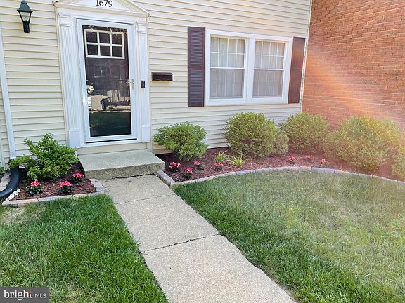 3rd image of 1679 Wilkshire Dr