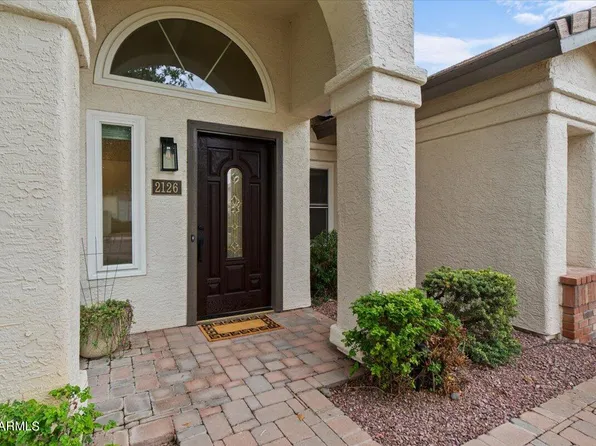 2126 E NANTUCKETT Drive, Gilbert, AZ 85234