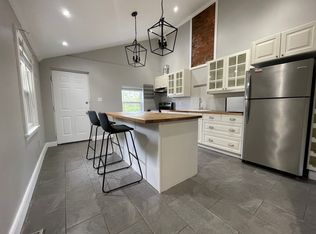 214 John St N, Hamilton, ON L8L 4P5
