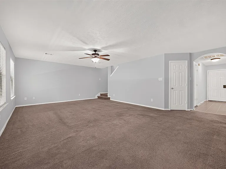 10031 Magnolia Way — Photo 9