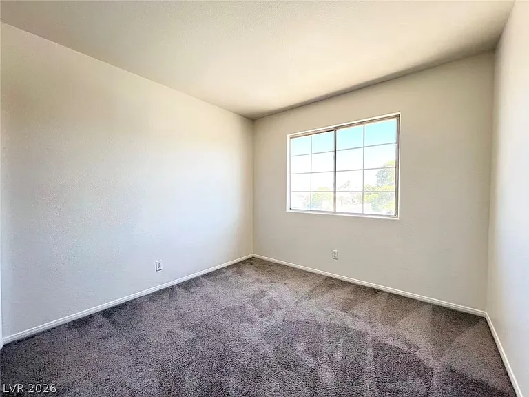 8284 W Rochelle Ave — Photo 25