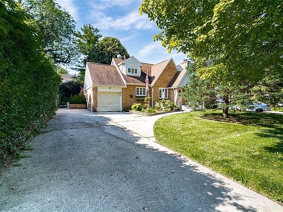 3rd image of 148 Canterbury Dr