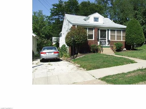 2nd image of 693 Iona Ave