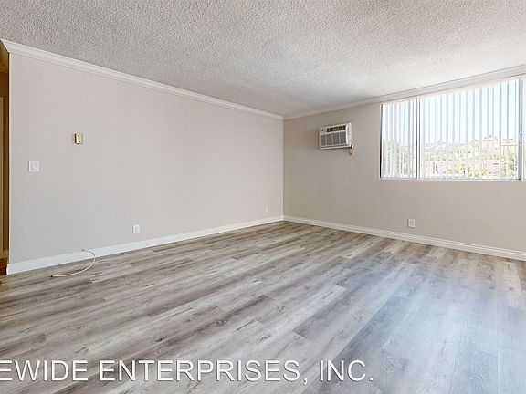 4th image of 7925 Romaine St APT 306